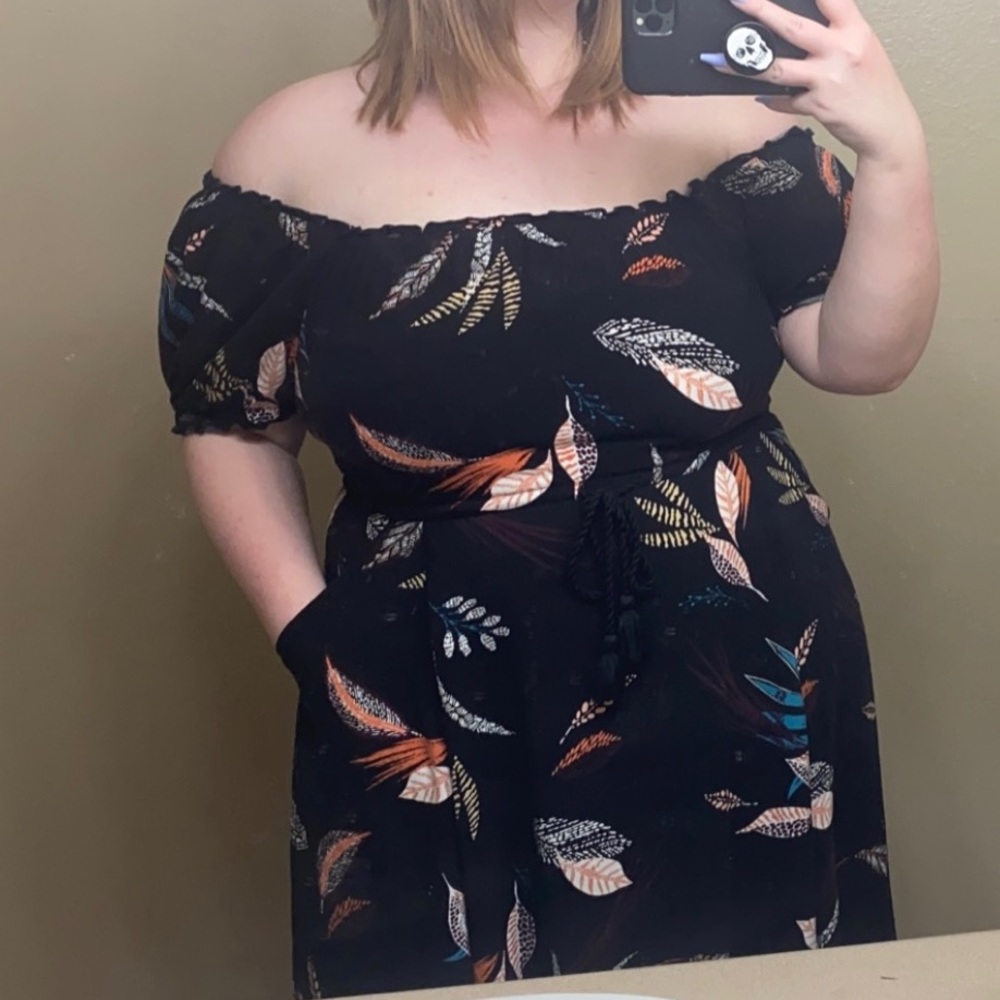 Torrid - Off the shoulder feather printed maxi